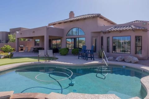 Spacious Mesa home with stunning views House in Red Mountain Ranch