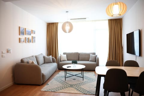 Communal lounge/ TV room, TV and multimedia, Living room, Seating area, Evening entertainment