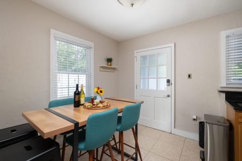 The Landing on 3rd - Walk to UF & Downtown, Pets House in Gainesville