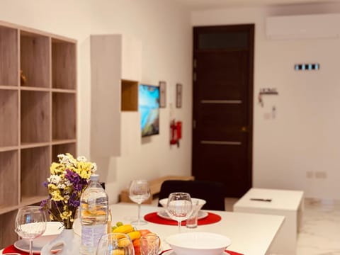 Living room, Seating area, Dining area