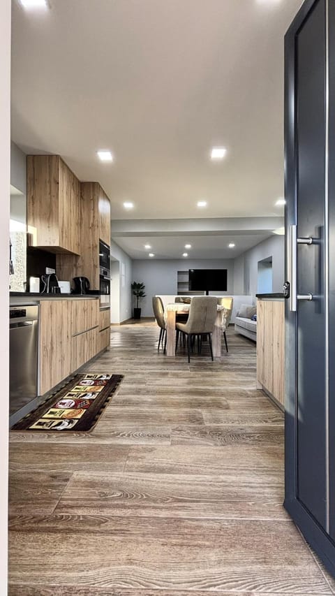 Kitchen or kitchenette, Dining area, dishwasher, oven, stove, toaster