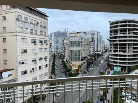 Property building, Day, Neighbourhood, City view, Street view, Location, Parking