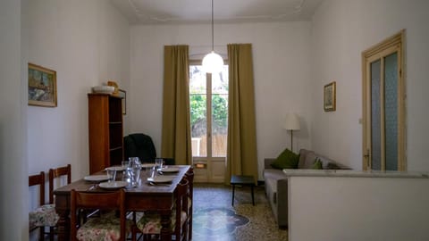 Paradiso Garden Apartment in Genoa