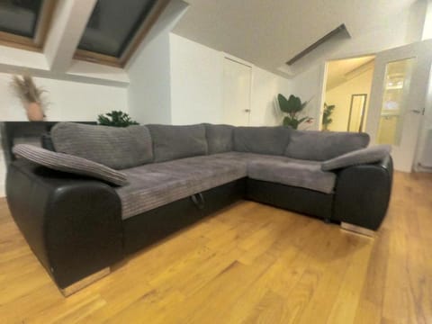 Sleeps 7 - Spacious Apartment Apartment in Belfast