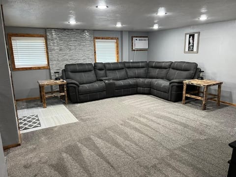 Cozy Home Between Zion & Bryce House in Glendale