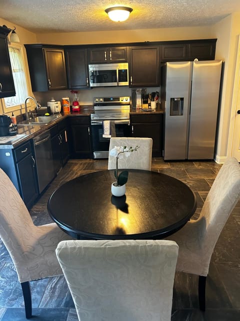 The Pit Stop Clarksville Rest Easy House in Clarksville