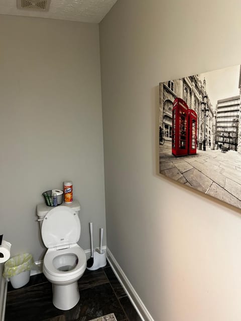 The Pit Stop Clarksville Rest Easy House in Clarksville