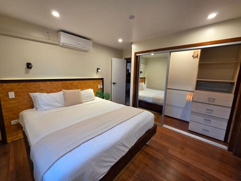 Bedroom, wardrobe