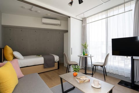 Bed, Living room
