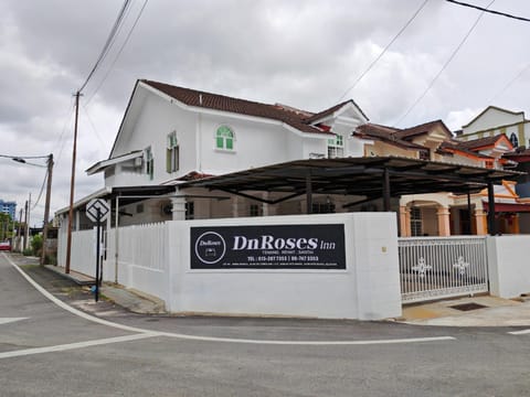 Property building, Property logo or sign, Logo/Certificate/Sign, Street view, Location