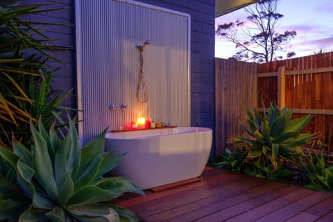 Night, Garden, Hot Tub