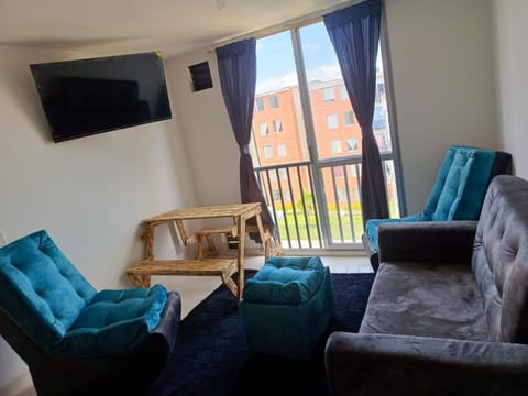 TV and multimedia, Living room, Seating area, Evening entertainment