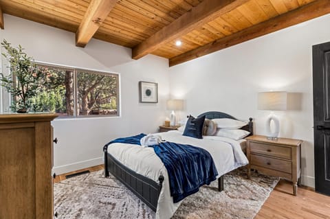 The Belvedere - Hot Tub, Sauna, and Red Rock Views House in Sedona