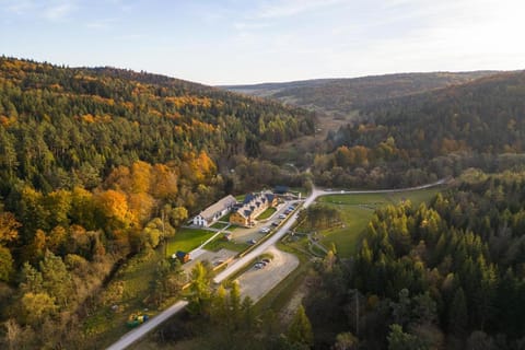 Day, Neighbourhood, Natural landscape, Bird's eye view, Autumn, Mountain view