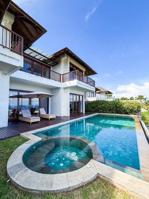 Property building, Patio, Day, Natural landscape, Garden, View (from property/room), Balcony/Terrace, Garden view, Pool view, Swimming pool, sunbed