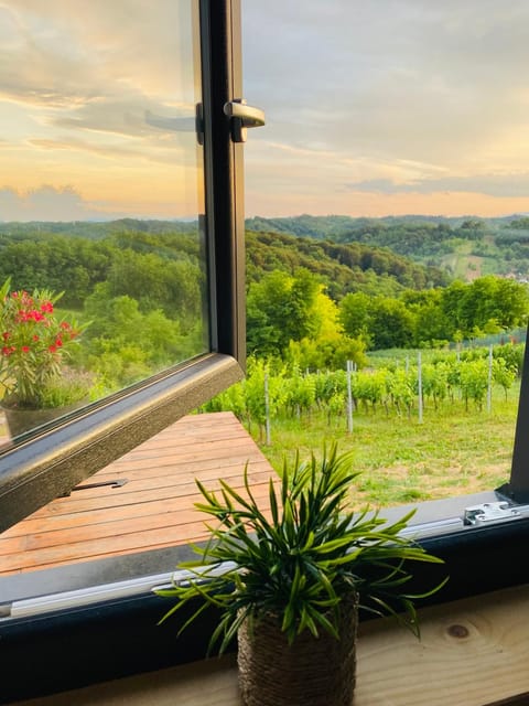 View (from property/room), Balcony/Terrace, Garden view, Mountain view