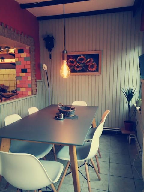 Seating area, Dining area