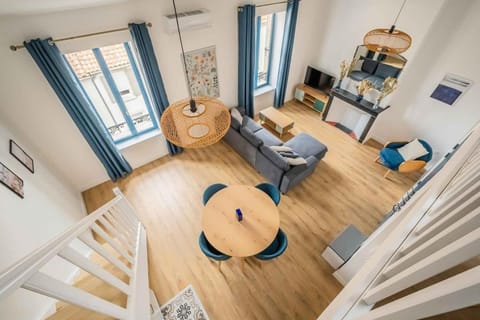 Communal lounge/ TV room, TV and multimedia, Living room, Evening entertainment