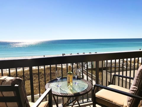 Day, Natural landscape, View (from property/room), Balcony/Terrace, Food and drinks, Seating area, Beach, Sea view, Drinks, sunbed