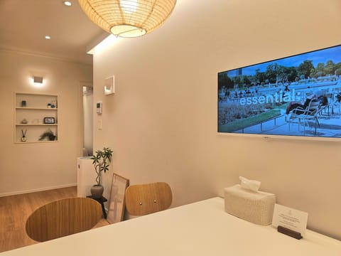 Communal lounge/ TV room, Living room, Dining area, Meals, Meals