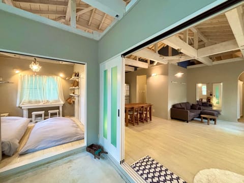 Living room, Photo of the whole room