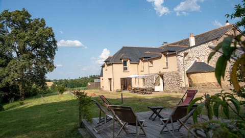 Property building, Patio, Patio, Garden, Garden, Garden view