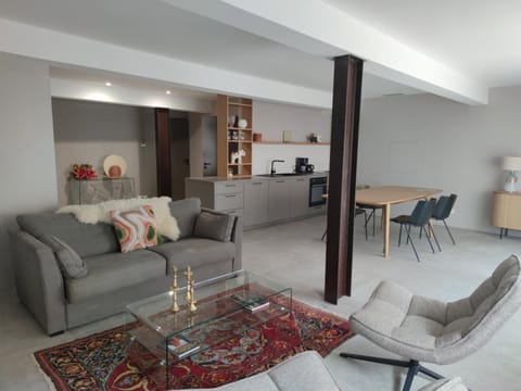 Kitchen or kitchenette, Living room, Dining area