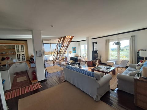 Communal lounge/ TV room, TV and multimedia, Living room, Seating area, Evening entertainment