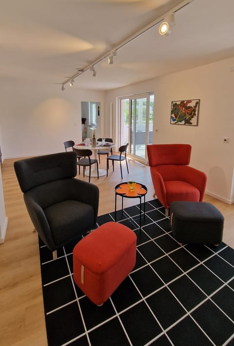 Living room, Dining area
