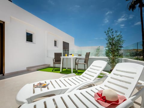 Day, View (from property/room), Balcony/Terrace, Seating area, sunbed