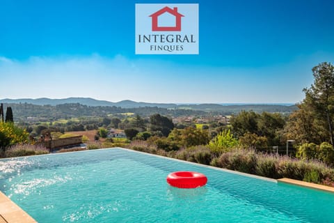 Spring, Day, Summer, View (from property/room), Mountain view, Pool view, Swimming pool