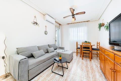 Communal lounge/ TV room, Living room
