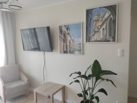 Communal lounge/ TV room, Living room, Seating area, Evening entertainment