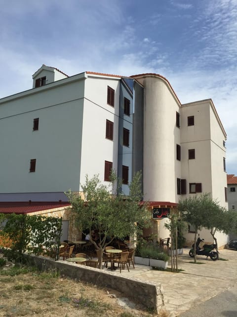 Property building, Day