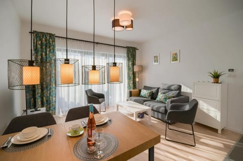 Living room, Photo of the whole room, Seating area, Dining area