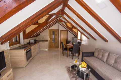 Kitchen or kitchenette, Living room, Seating area