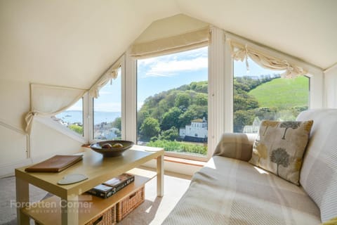 Natural landscape, Balcony/Terrace, Living room, Sea view