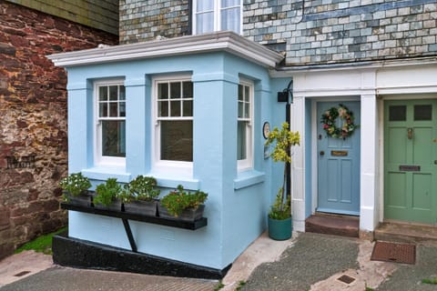 Property building, Spring, Day, Garden, Garden view