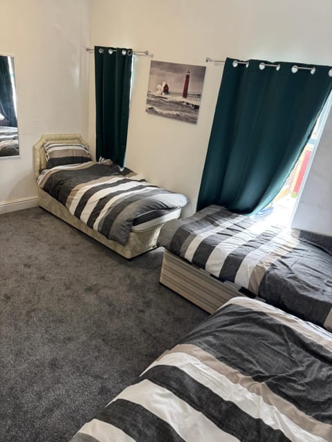 Crumpsall, Manchester Apartment in Manchester