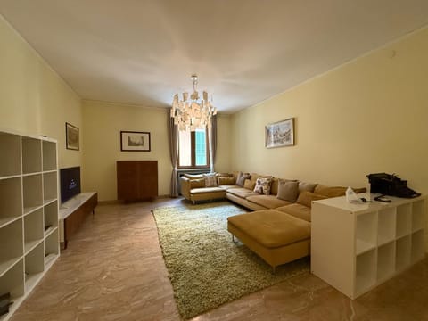 TV and multimedia, Seating area