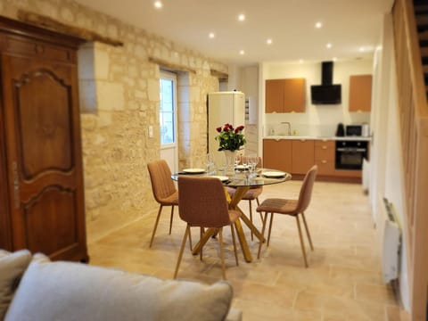 Domaine Les Chauveaux, 3 gites, 26 personnes, 1 salle House in Centre-Val de Loire