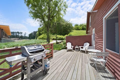 Broadstone Cottage House in Brushy Fork