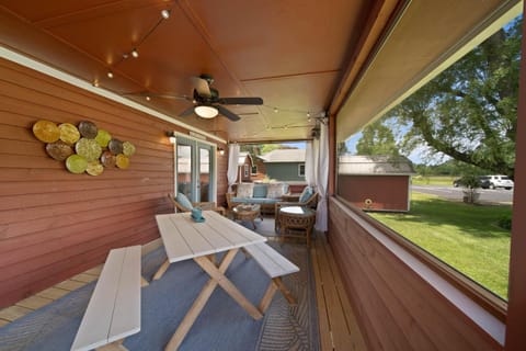 Broadstone Cottage House in Brushy Fork