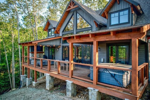 Bull & Bear at Eagles Nest House in Beech Mountain