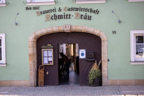 Property building, Facade/entrance