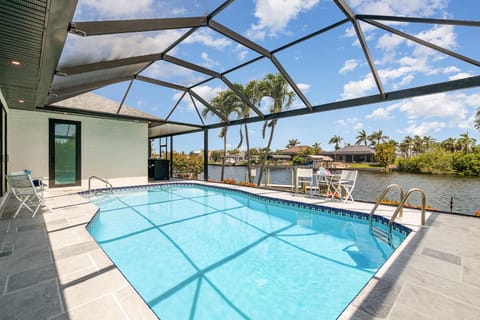 Gulf access, Heated Pool & Game Room - Villa Mimosa - Roelens House in Cape Coral