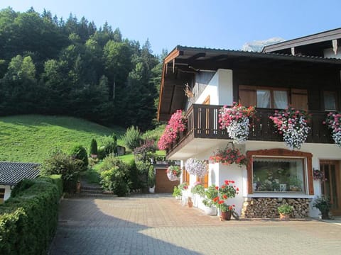 Haus Öfenbichl Ferienwohnungen Apartment in Berchtesgadener Land