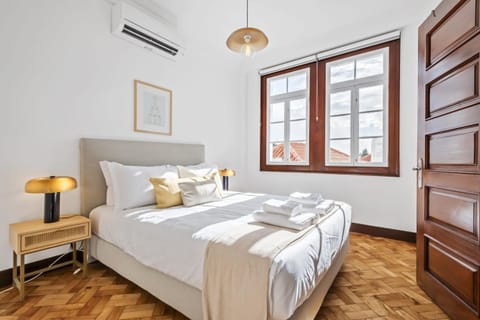 Bed, Photo of the whole room, Bedroom, air conditioner