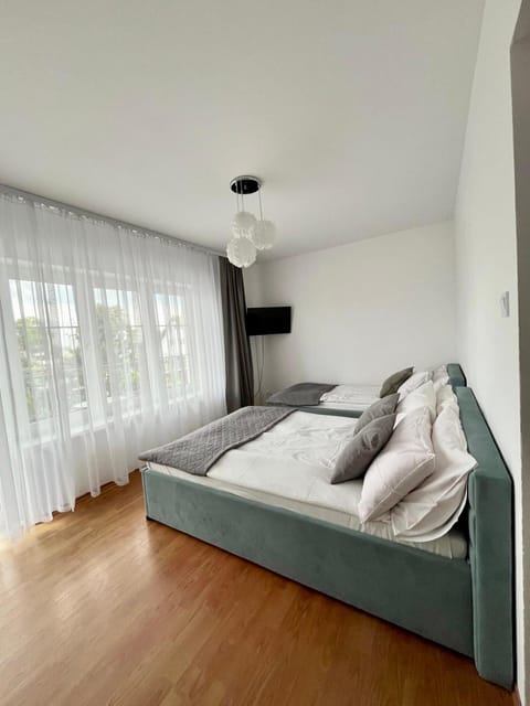 TV and multimedia, Photo of the whole room