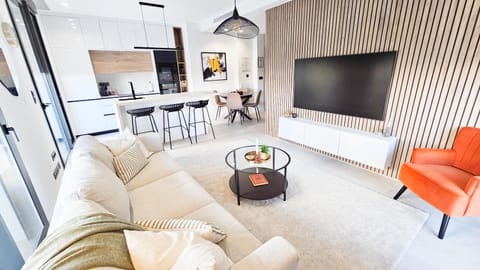 Kitchen or kitchenette, Living room